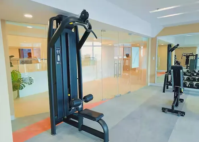 Garden Inside It Park Gym & Pool Fast Wi-fi